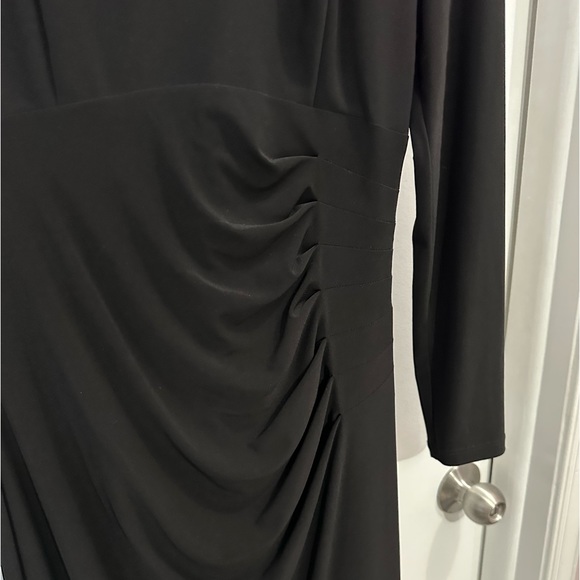 Little black dress with long sleeve and lace cut out - Picture 4 of 6